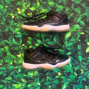 Size 8.5 Air Jordan 11 Retro Low '72-10'